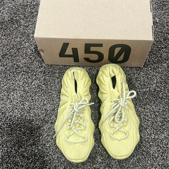 Yeezy 450 (size7) Sulfur - Picture 1 of 3